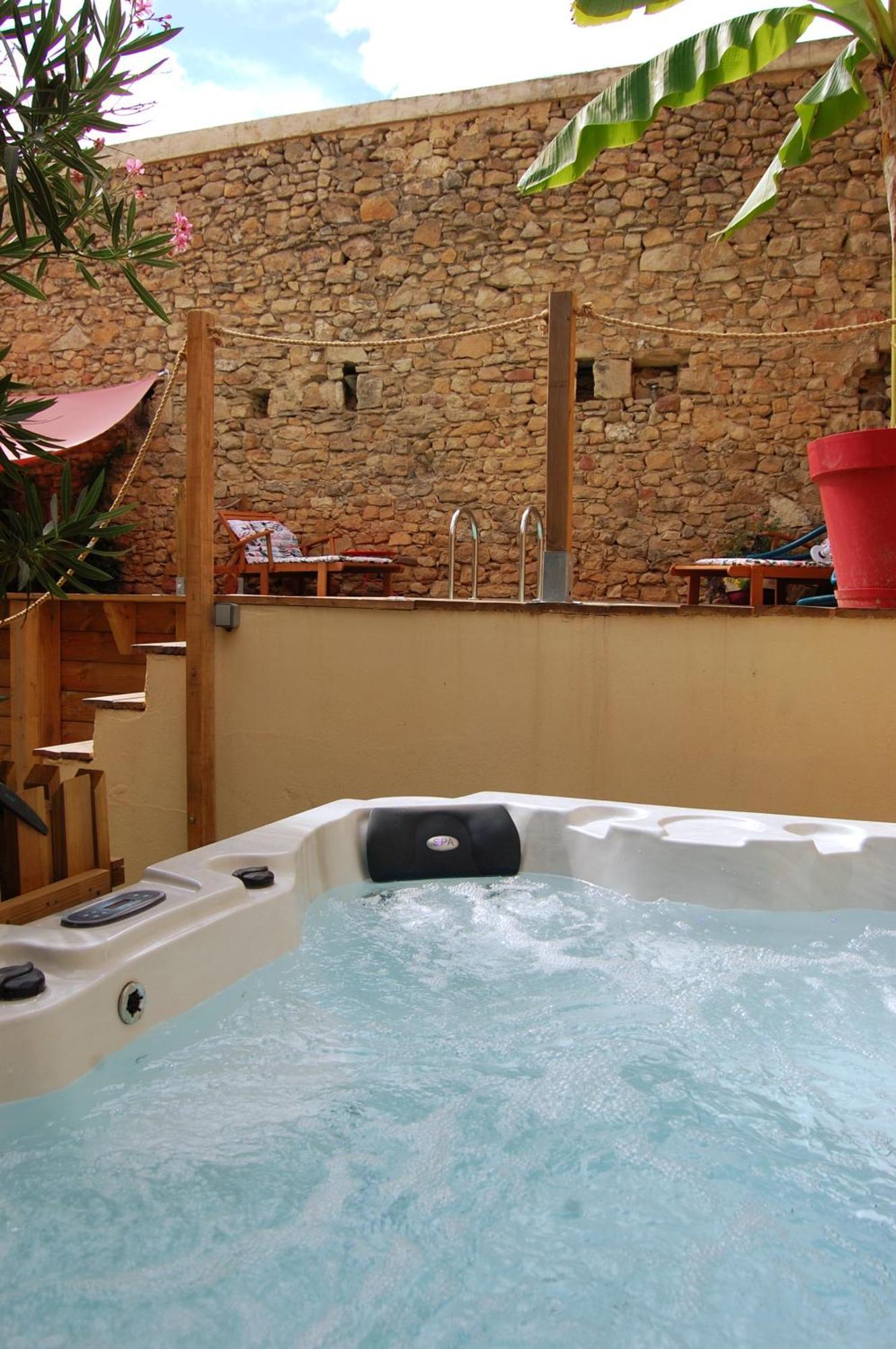 La Bucolique, Chambres Et Jardin D'Hotes Sabran Dış mekan fotoğraf