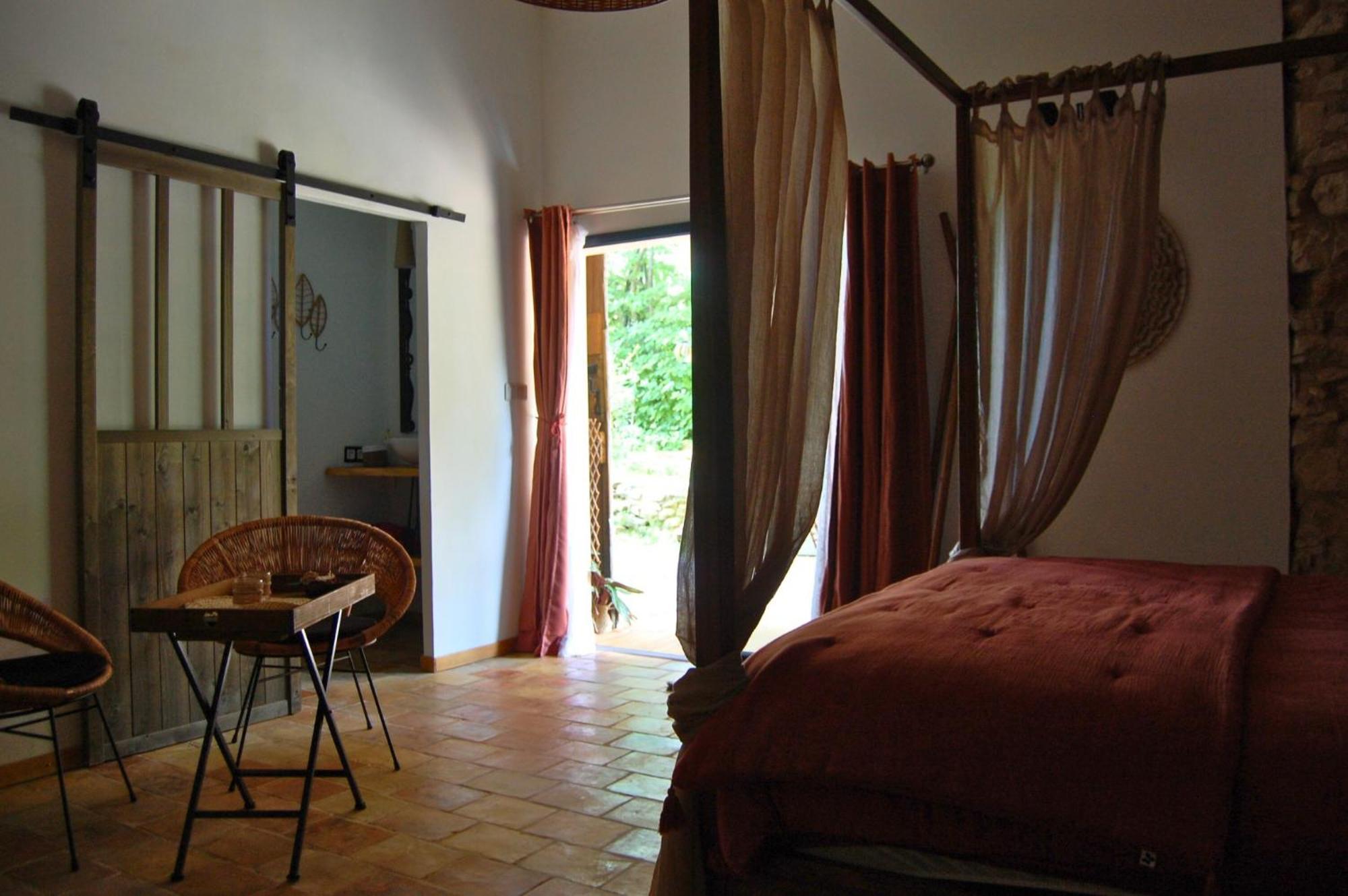 La Bucolique, Chambres Et Jardin D'Hotes Sabran Dış mekan fotoğraf